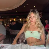 chloe_cam